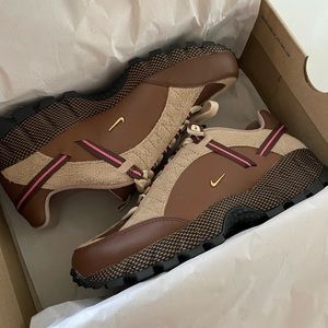 JACQUEMUS X NIKE AIR HUMARA LX (BRAND NEW)